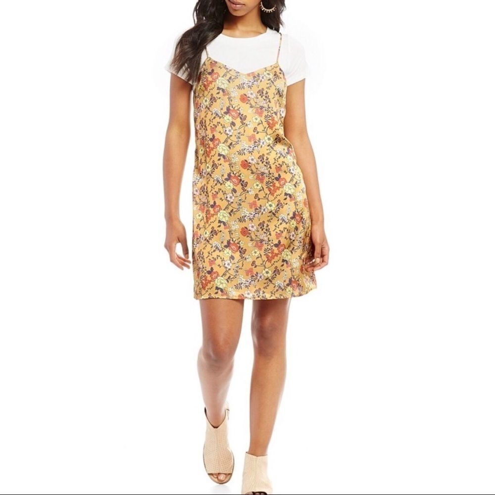 Floral slip dress over tee shirt NWT 90s r…